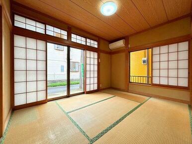 「１階和室」２面採光で日当たり良好です