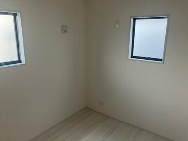 リビングとは別に静かな時間を楽しめる部屋（1号棟）