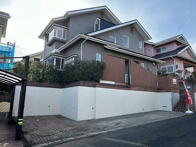 外壁を塗装しました