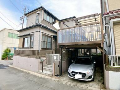 コンパクトカーを駐車した場合の外観写真