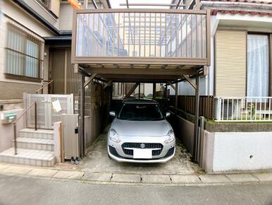 コンパクトカー駐車時