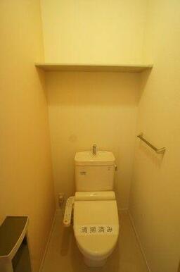 幅広い年齢層から支持されている今や必須アイテムの温水洗浄暖房便座♪冬場も便座が暖かくご使用いただけ…