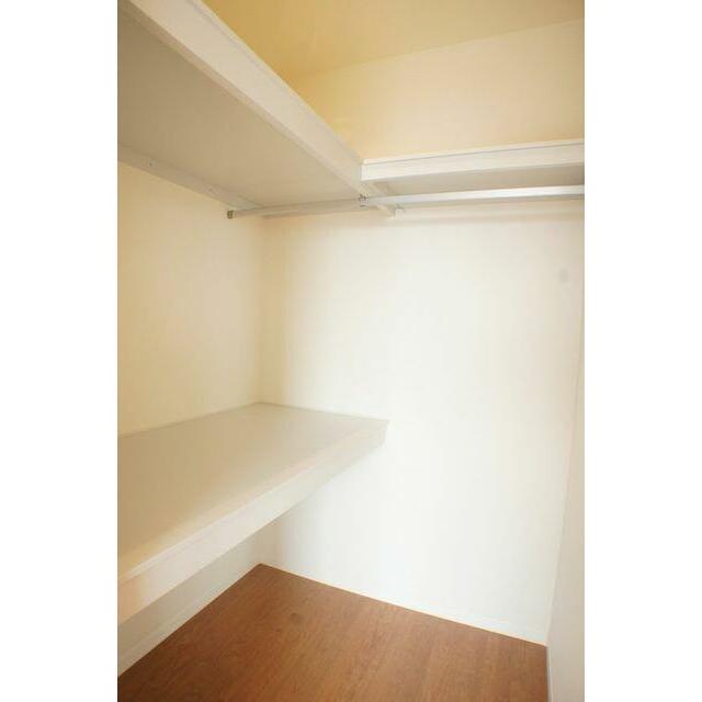 ★Ｗ・Ｉ・Ｃ☆　収納のウォークインクロゼットです！！衣装ケースやゴルフバック・お布団等の収納にオス…