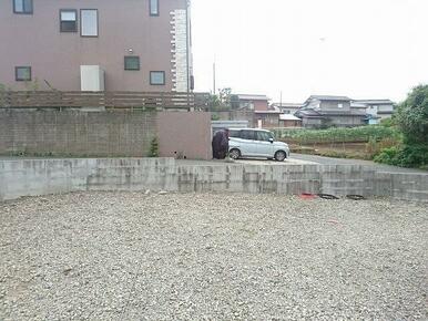 駐車場１台無料で付いてます♪（敷地外近隣）