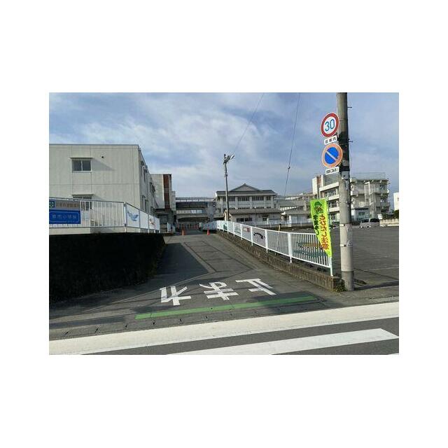 安中市立原市小学校まで３５０ｍ（徒歩５分）。
