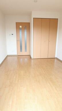 ※他部屋参考写真・洋室８帖・収納有ります