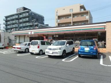 セブンイレブン横浜釜利谷店