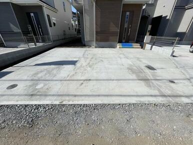 カースペース2台！並列駐車もできます♪