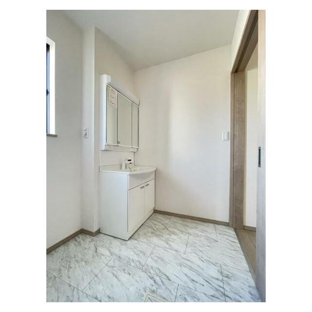 朝の準備・毎日の洗濯・帰宅後のお風呂と大活躍の洗面スペース