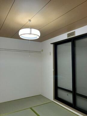 エアコン穴、コンセントあり