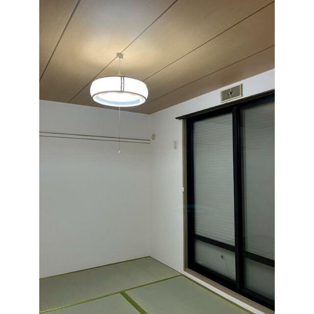 エアコン穴、コンセントあり