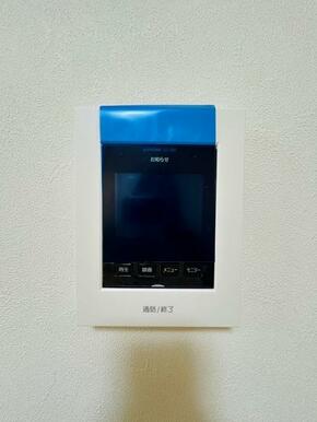 「設備」モニター付きインターホンに新品交換しております