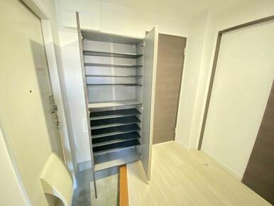 シューズボックス