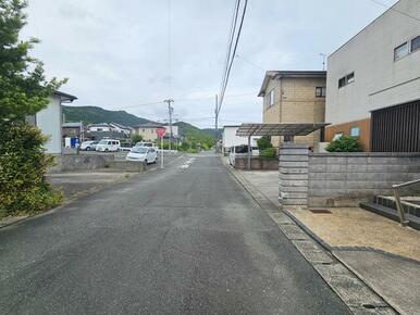 前面道路は幅員約６．０ｍです。