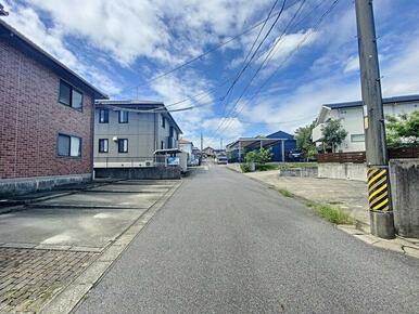 前面道路（壱・参番館前）