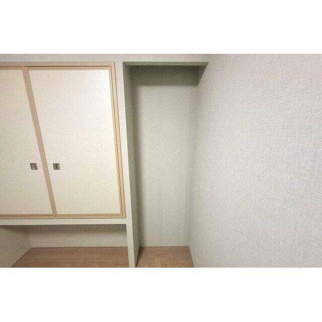 板間付きの和室。飾りスペースや収納スペースとしても活用できます。