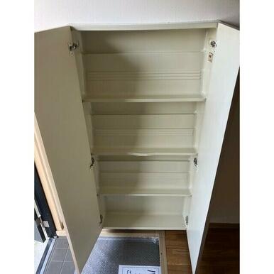 シューズボックス