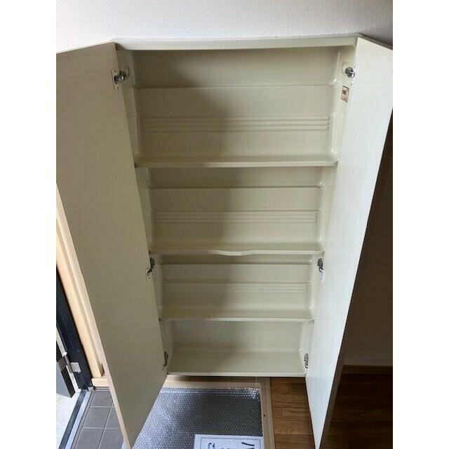 シューズボックス