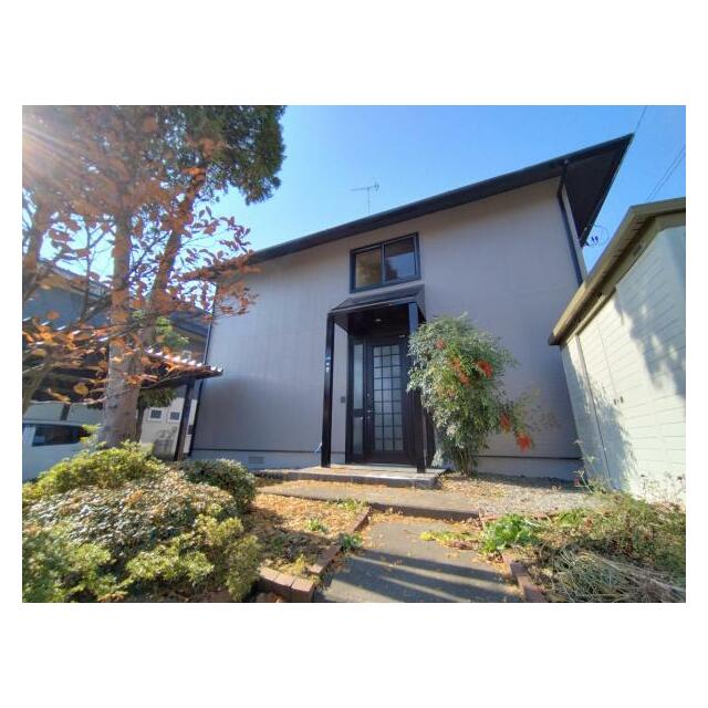 外観をアップで撮影しました。