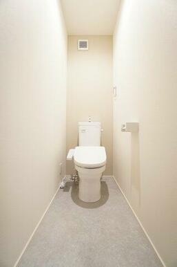 2階にもトイレ設置！朝の争奪戦も回避できます♪