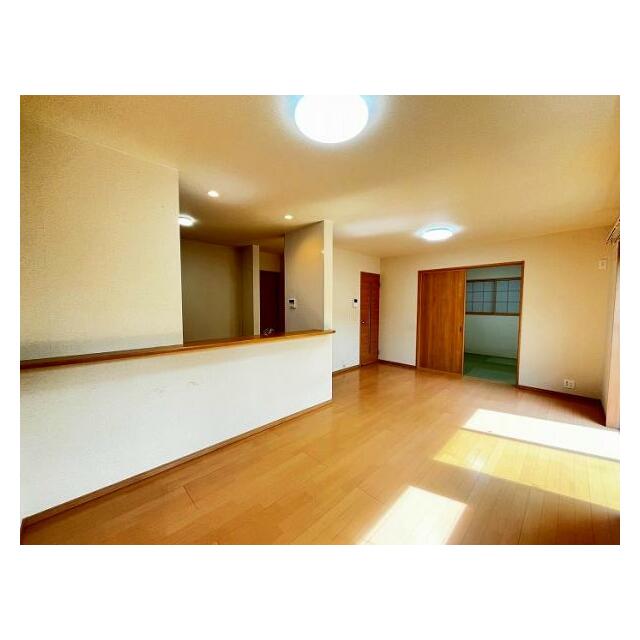 「LDK」対面キッチンのリビング