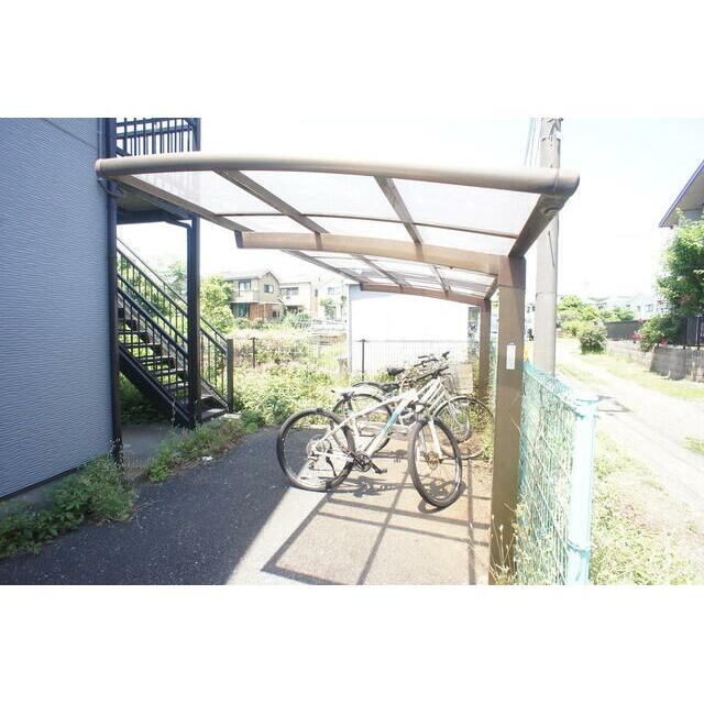 雨の日でも安心して止められる屋根付駐輪場☆