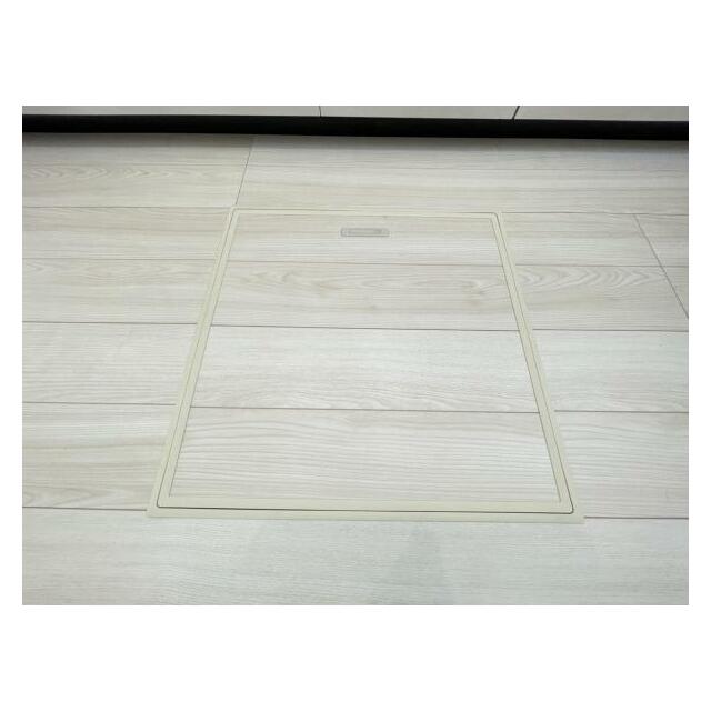 お漬物を漬けたり、鍋などの季節物をしまっておける便利な床下収納！