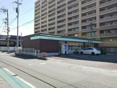 ファミリーマート甲府丸の内三丁目店