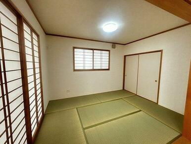 「和室」畳表替え、襖張替え済みです。