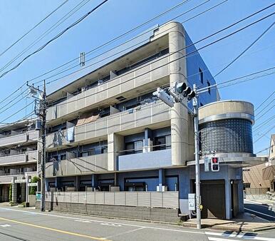 ４階建てのＲＣ造マンションです♪