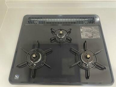 「キッチン」三口コンロです。