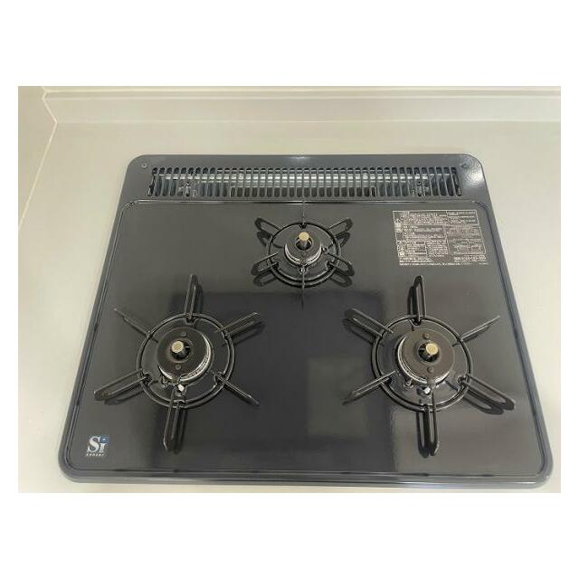 「キッチン」三口コンロです。