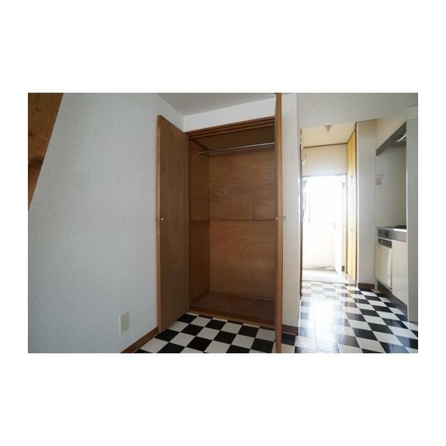 嬉しいハンガーパイプ付き