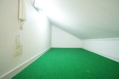 ロフト付で室内を広くご活用いただけます！