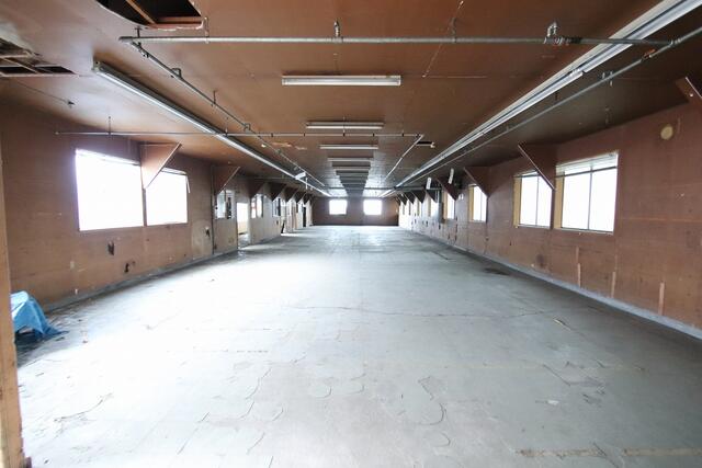 commercial 西山町坂田