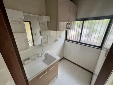 身支度・洗濯・お風呂と毎日大活躍の洗面スペース！