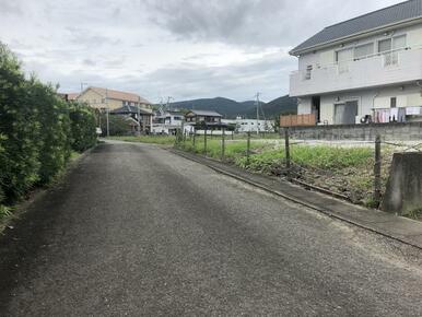 南側前面道路