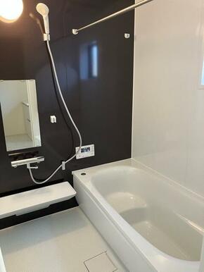 朝風呂、シャワー、夜のバスタイムと使い方は自在（1号棟）