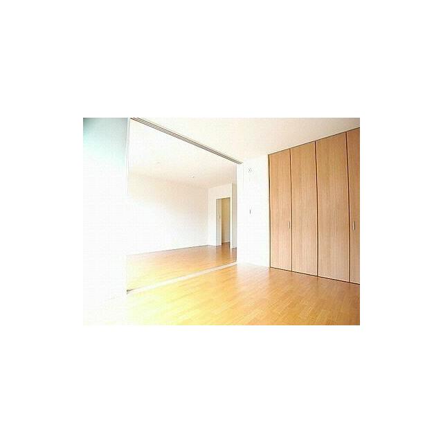 洋室とＬＤＫは間仕切りドアで仕切ることができます。