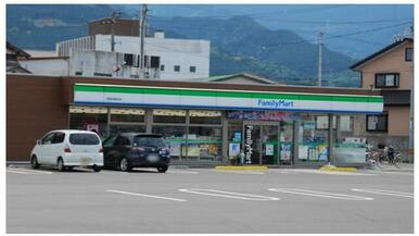 ファミリーマート新居浜萩生店