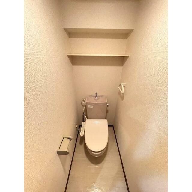 トイレはもちろんウォシュレット付き