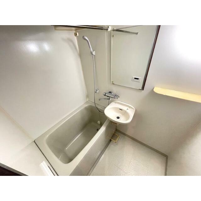 ゆったりとした浴室