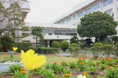 新居浜市立高津小学校