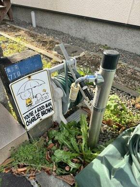 屋外水栓もついております。