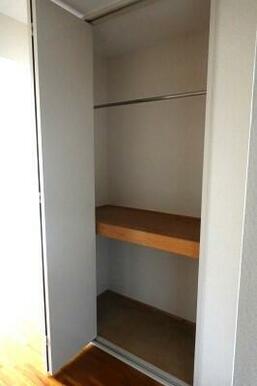 ほかの部屋の写真を使用しております。