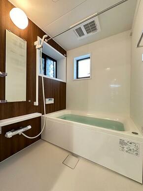 お風呂新品交換済みです