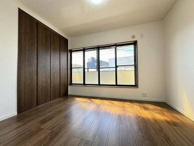 3階西側洋室約5帖