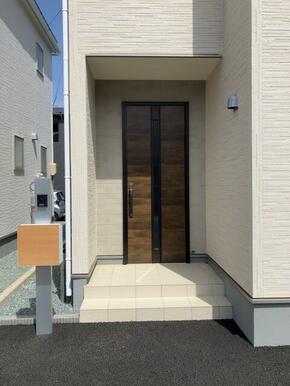 帰ってきたらまずは玄関で消毒や消臭を（4号棟）