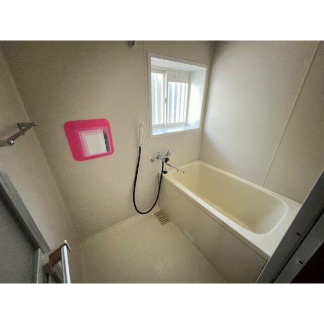 日々の疲れを癒すお風呂付です