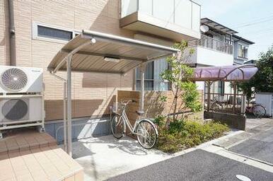 屋根付駐輪場もございます